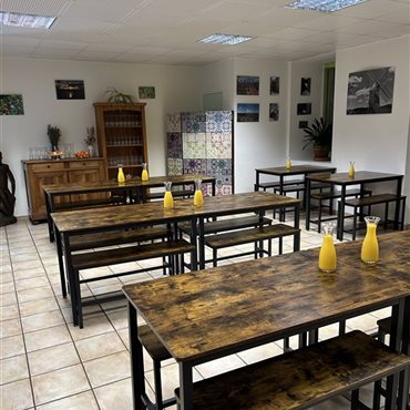 Hôtel du Rocher, Le Caylar, Hérault, proche Aveyron et A 75, cardabelle