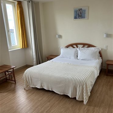 Hôtel du Rocher, Le Caylar, Hérault, proche Aveyron et A75, chambre Séjour